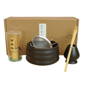 Complete 5-delige matcha set zwart aardewerk met kom, klopper en lepel