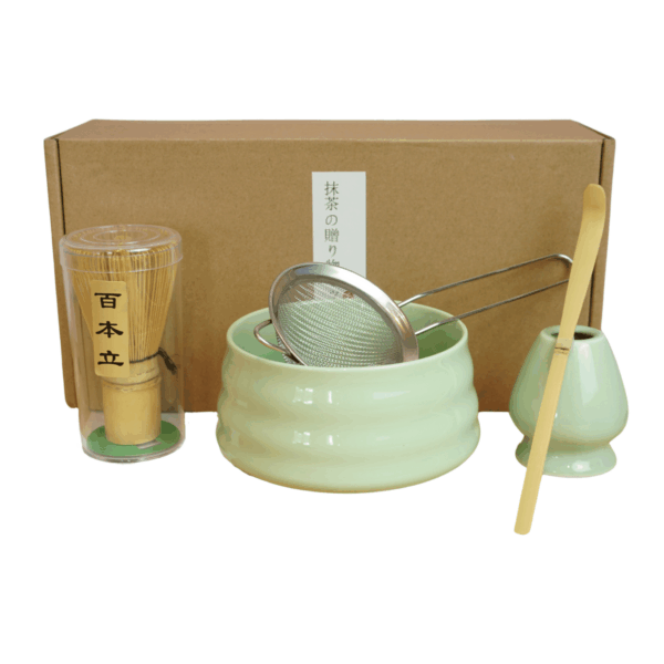 Groene matcha set met kom, bamboe klopper, lepel, zeef en houder in luxe cadeauverpakking