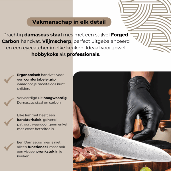 Professioneel snijden met het Dastium Home 67-laags Damascus koksmes – forged carbon handvat.