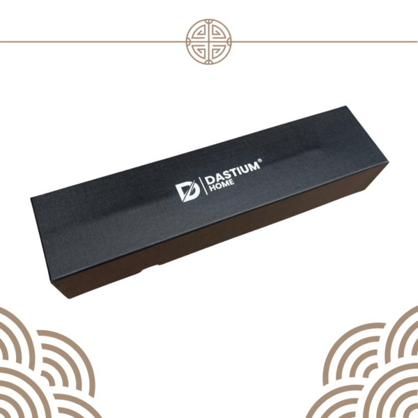 Stijlvolle, stevige verpakking met logo – maakt het hakmes Japanse stijl een perfect cadeau voor kookliefhebbers.